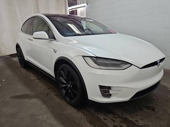 TESLA MODEL X 2017 5YJXCBE22HF044607 image TESLA MODEL X 2017 5YJXCBE22HF044607 image